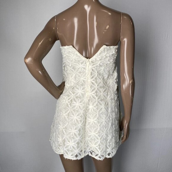 NEW WEWOREWHAT Women’s Strapless Lace Mini Dress – Ivory – Size 10 - Picture 7 of 10